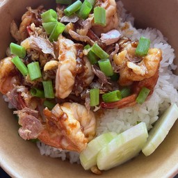 กุ้งกระเทียมราดข้าว