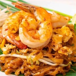 ปาตี้ลูกชิ้นทอด หอยทอด ผัดไทย น้ำจิ้มรสเด็ด 7-11 กม. 24