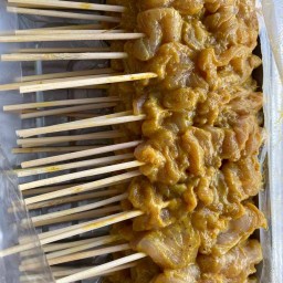 ไก่สะเต๊ะ หมูปิ้ง ขนมปังปิ้ง