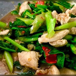 คะน้าไก่ราดข้าว