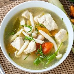 ต้มแซ่บเนื้อไก่