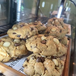 Solf cookie ช้อกโกแลตชิฟ อัลมอนด์