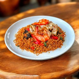 มาม่าผัดขี้เมาทะเล