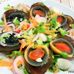 ยำไข่เยี่ยวม้า + หมูสับ