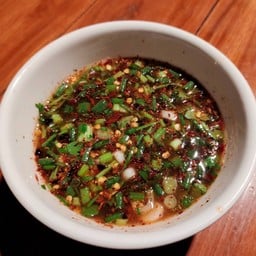 หมูจ๊ะ ไก่จ๋า ทอดน้ำปลา2