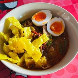 ก๋วยเตี๋ยวเรือหมูลุงเตี้ย หน้าปากซอยบ้านแตระ