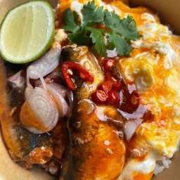 ข้าวไข่ข้นปลากระป๋องราดข้าว