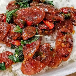 กะเพรากุนเชียงราดข้าว