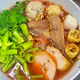 Yentafo Tom Yum Noodle