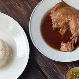 ไก่ต้มน้ำปลา ฮาลาล