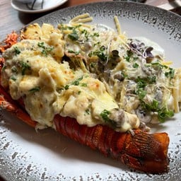 Rosso Vivo Dine & Lounge