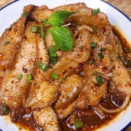 น้ำตกคอหมูย่าง