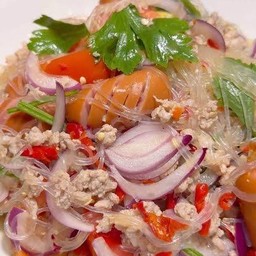 ยำวุ้นเส้นไส้กรอกหมูสับ