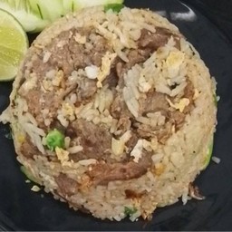 ข้าวผัดเนื้อ