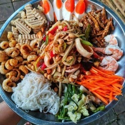สถานีส้มตำ ข้าวปุ้นฮ้อนบีบสด
