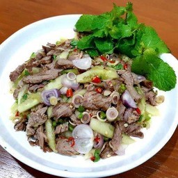 พล่าหมูย่าง