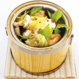 แกงจืดเต้าหู้หมูสับสาหร่าย