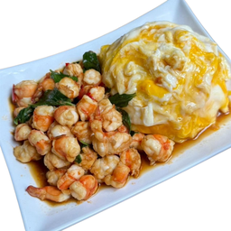กุ้งหั่นผัดใบโหระพา +ไข่ขยี้  ราดข้าว