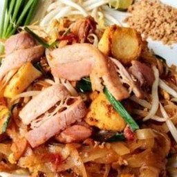 ผัดไทยวุ้นเส้นเบคอน