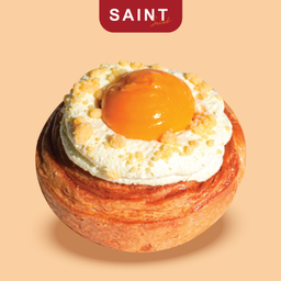 ครัวซองต์ไส้ไข่เค็มลาวา