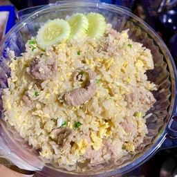ข้าวผัดหมูชิ้นกล่องใหญ่