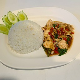 ข้าวกระเพราหมูชิ้น