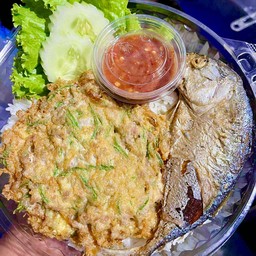 เซตข้าวปลาทู+ไข่เจียวหมูสับชะอมน้ำพริกกะปิ