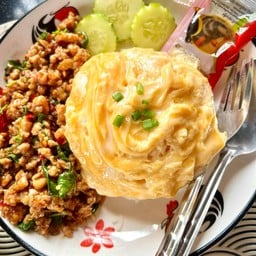 ข้าวกระเพราหมูสับไข่ข้น