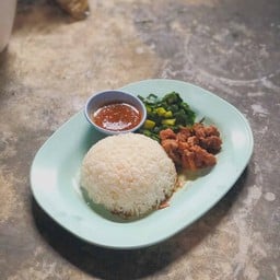 ข้าวหน้าเนื้อตุ๋นเครื่องเทศ