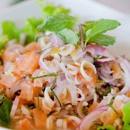 พล่าแซลมอน