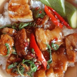 กะเพรา คั่ว พริกแห้ง