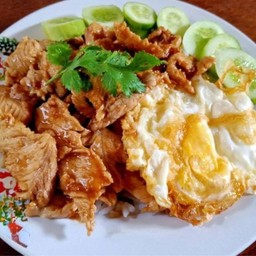 หมูผัดน้ำมันหอยรดข้าว