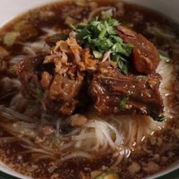 ก๋วยเตี๋ยวหมูตุ๋น