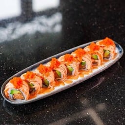 LMW1. Spicy Salmon Roll โรลแซลมอนซอสสไปซี่