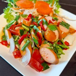 ยำไส้กรอก