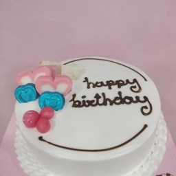 เค้กนมสด Happy Birthday แต่งมาชเมลโล่