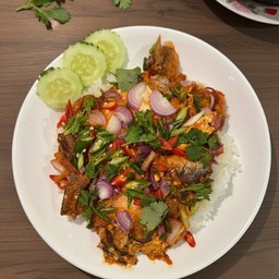 ข้าวยำปลากระป๋อง