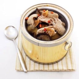 เป็ดตุ๋นมะนาวดอง