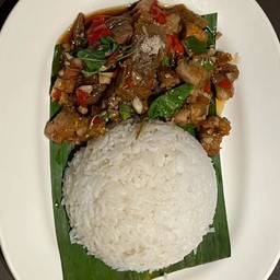 ข้าวกระเพราหมูกรอบ