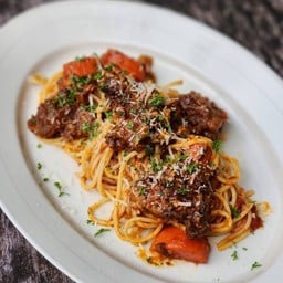 305 สปาเกตตี้เนื้อน่องลายตุ๋น