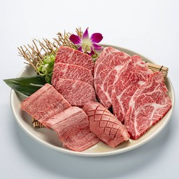 เนื้อไทยใบพายอย่างดี
เนื้อส่วนท้อง
ลิ้นวัวพิเศษ