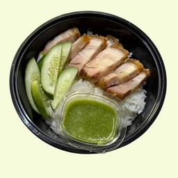 ข้าวหมูกรอบ น้ำจิ้มซีฟู้ด