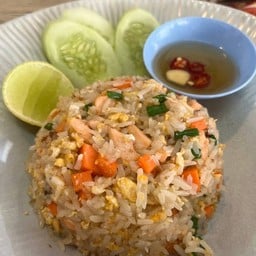 ข้าวผัดแซลม่อน