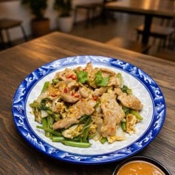 สุกี้ผัดฉินซี หอมกระทะ น้ำจิ้มเข้มข้น รัชดา ซอย 3-3