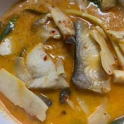 แกงหน่อไม้ดองปลาคัง