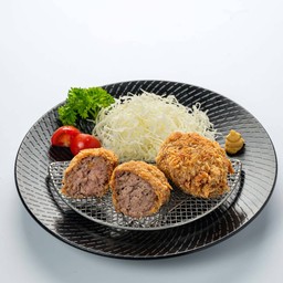 ชุดแฮมเบิร์กเนื้อทอดทงคัตสึและซอสเปรี้ยว