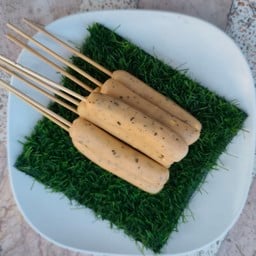 น้องไกด์ลูกชิ้นทอด สามแยกพัฒนาคุ้ม3