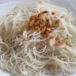 เมี่ยงตุ่ยกับชานม