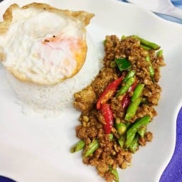 สภาเพลงเพราะ ข้าวแกง อาหารตามสั่ง ไทย,ซีฟู้ด,อีสาน,หมาล่าปิ้งย่าง -