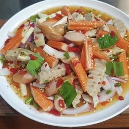 ยำ3สหาย (ไส้กรอก,ปูอัด,หมูยอ)